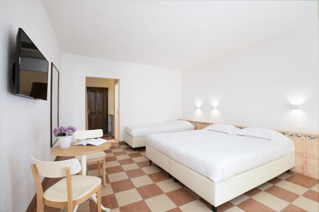Tirreno Resort Кала-Либеротто Экстерьер фото