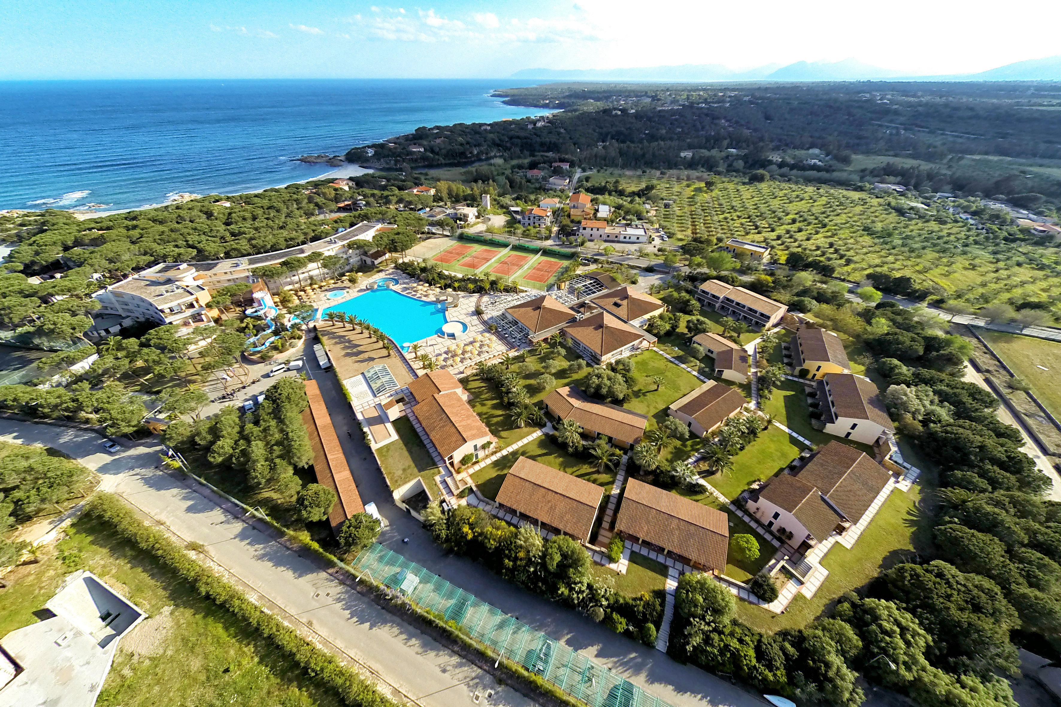 Tirreno Resort Кала-Либеротто Экстерьер фото